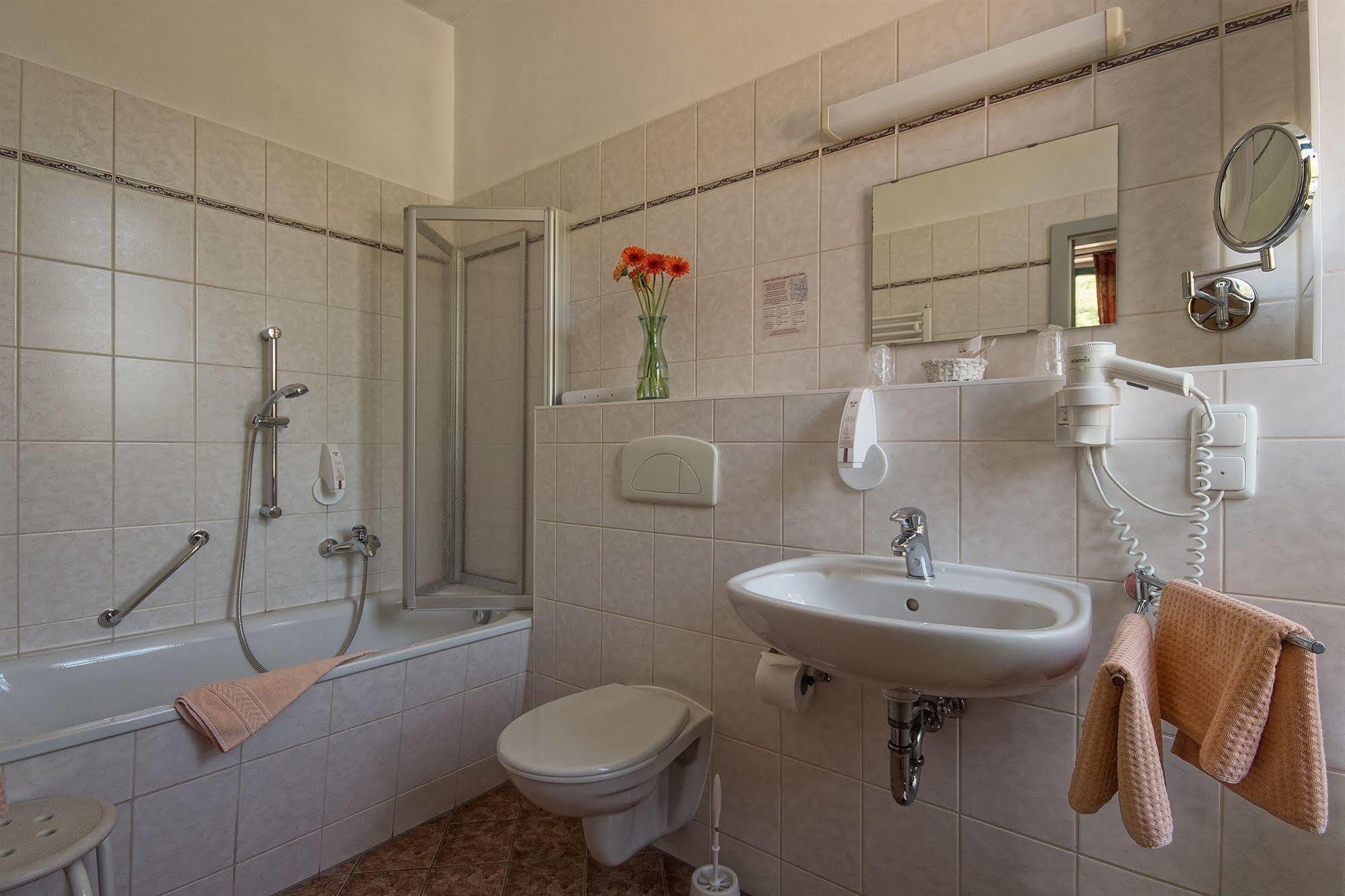 Hotel Zur Henne Naumburg  Dış mekan fotoğraf