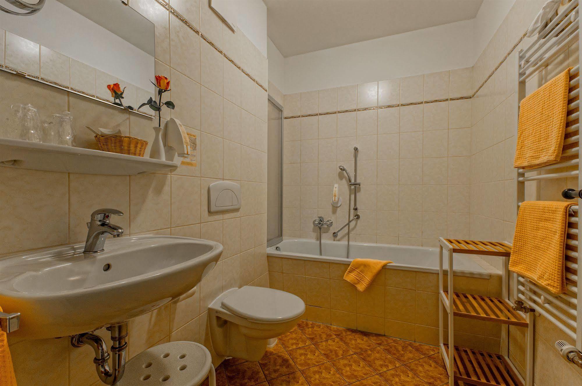 Hotel Zur Henne Naumburg  Dış mekan fotoğraf