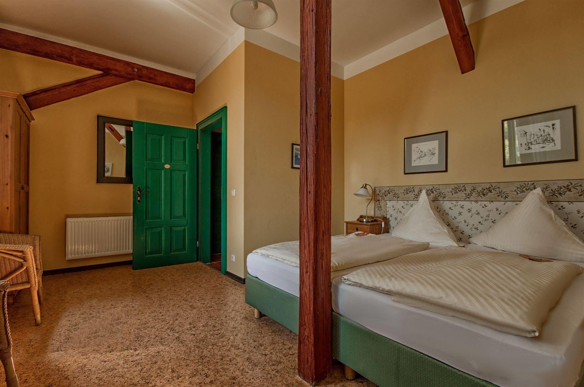 Hotel Zur Henne Naumburg  Dış mekan fotoğraf